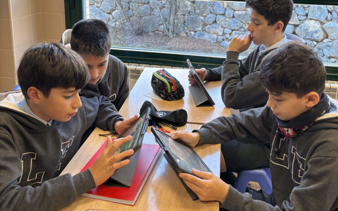 Directivos de COAS visitan Alcaste-Las Fuentes para profundizar sobre la integración del iPad en el aula